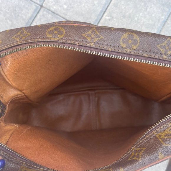 Authentic Louis Vuitton Vintage Monogram Canvas Marceau GM Messenger Bag - Picture 10 of 13